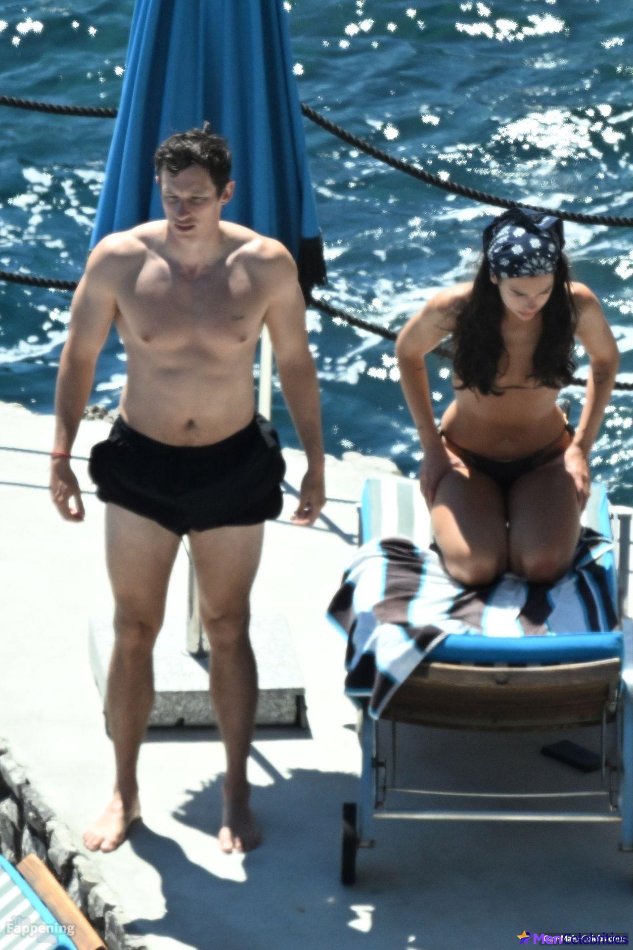 Callum Turner shirtless pics