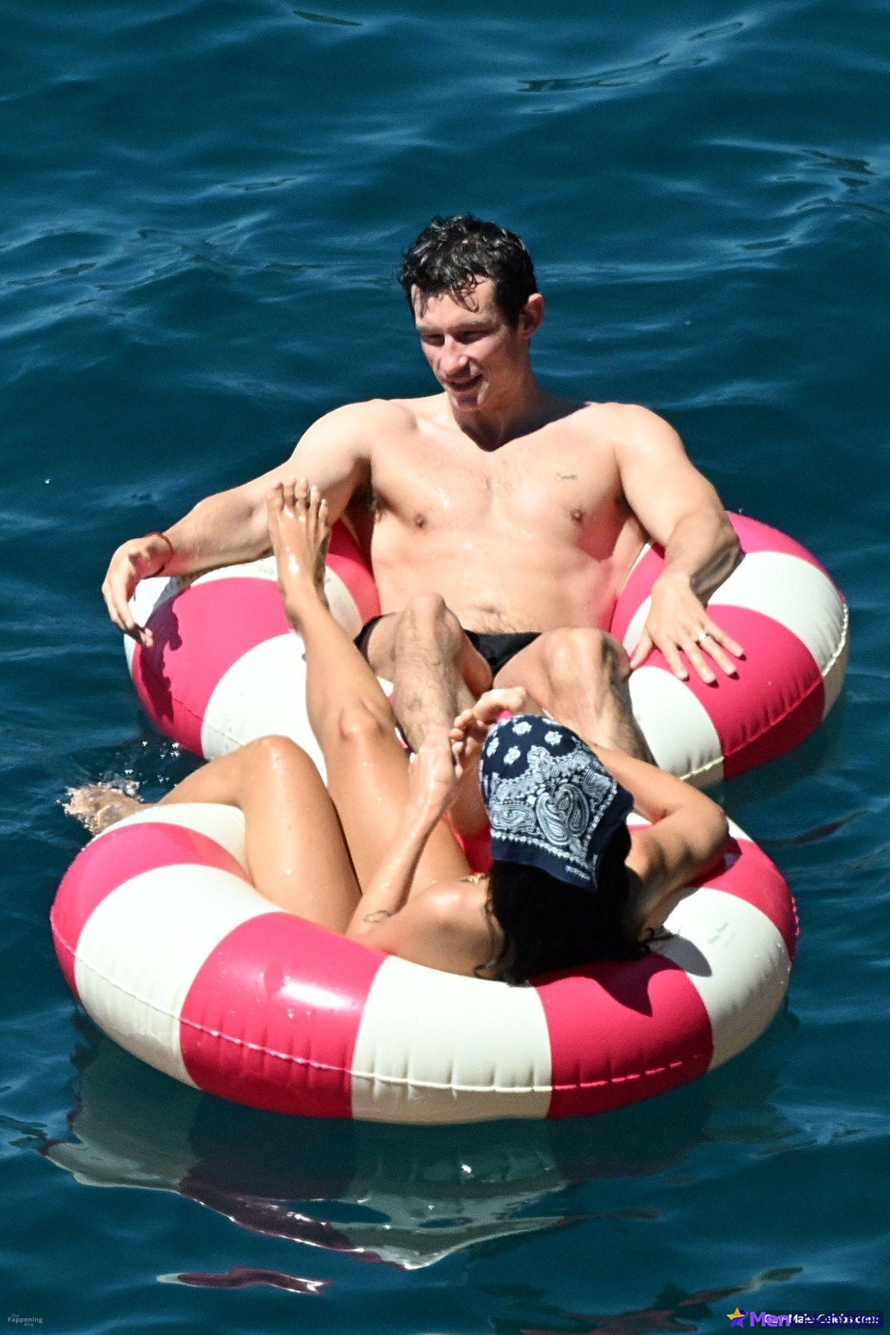 Callum Turner shirtless pics