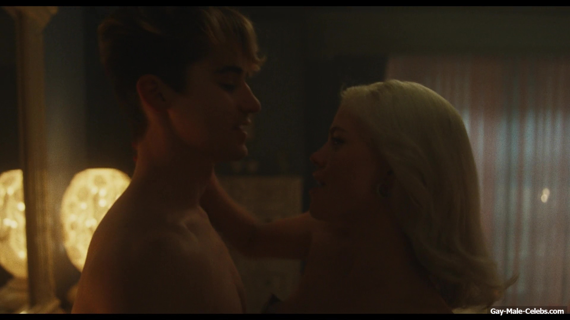 Daniel Dale Nude And Hot Shower Scenes in The Shards