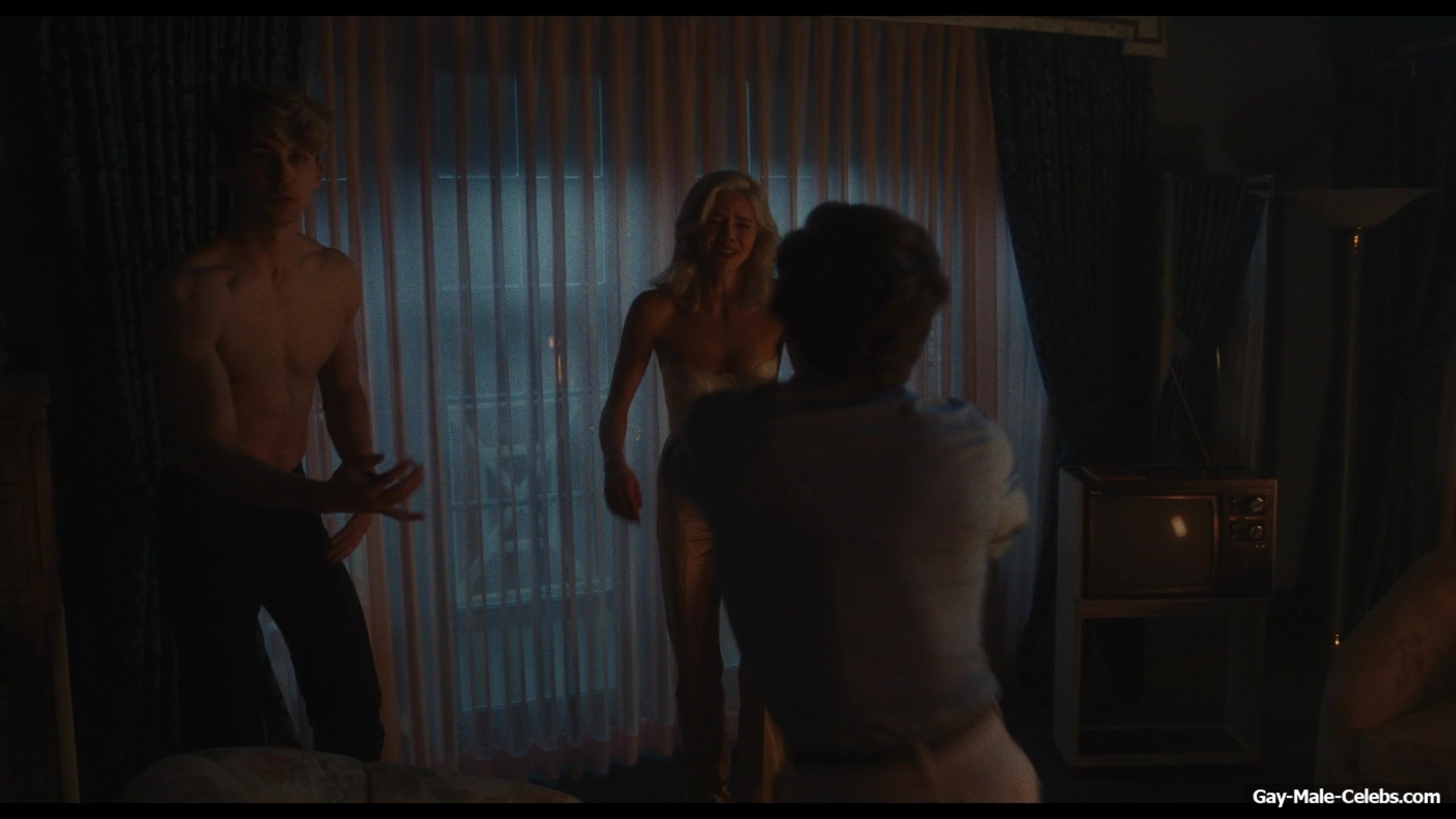 Daniel Dale Nude And Hot Shower Scenes in The Shards