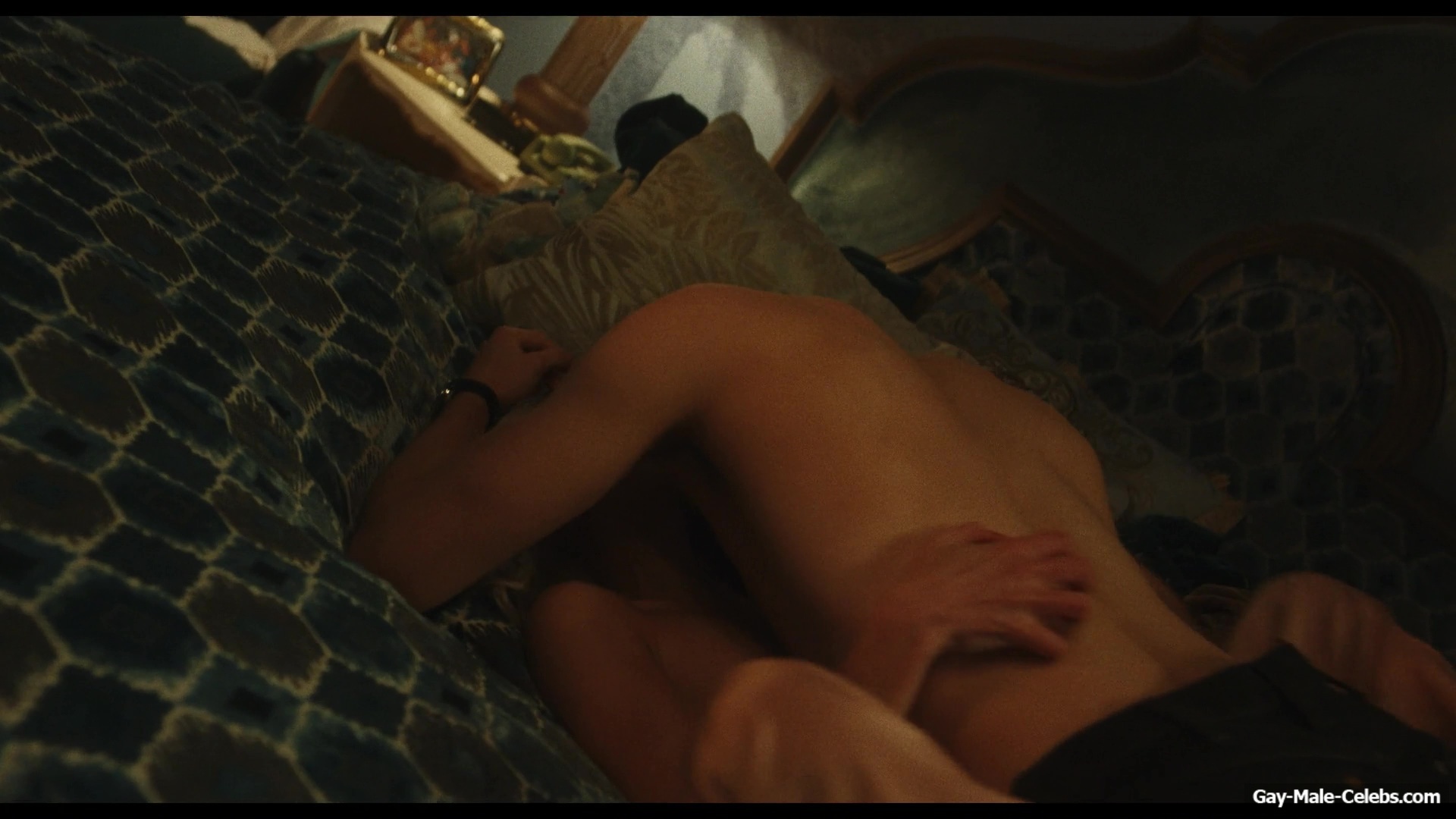 Daniel Dale Nude And Hot Shower Scenes in The Shards