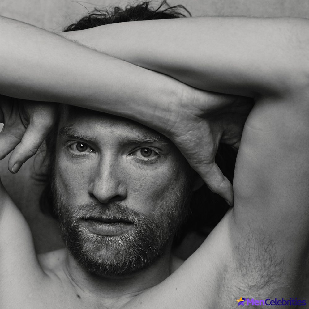 Domhnall Gleeson naked and sexy pics
