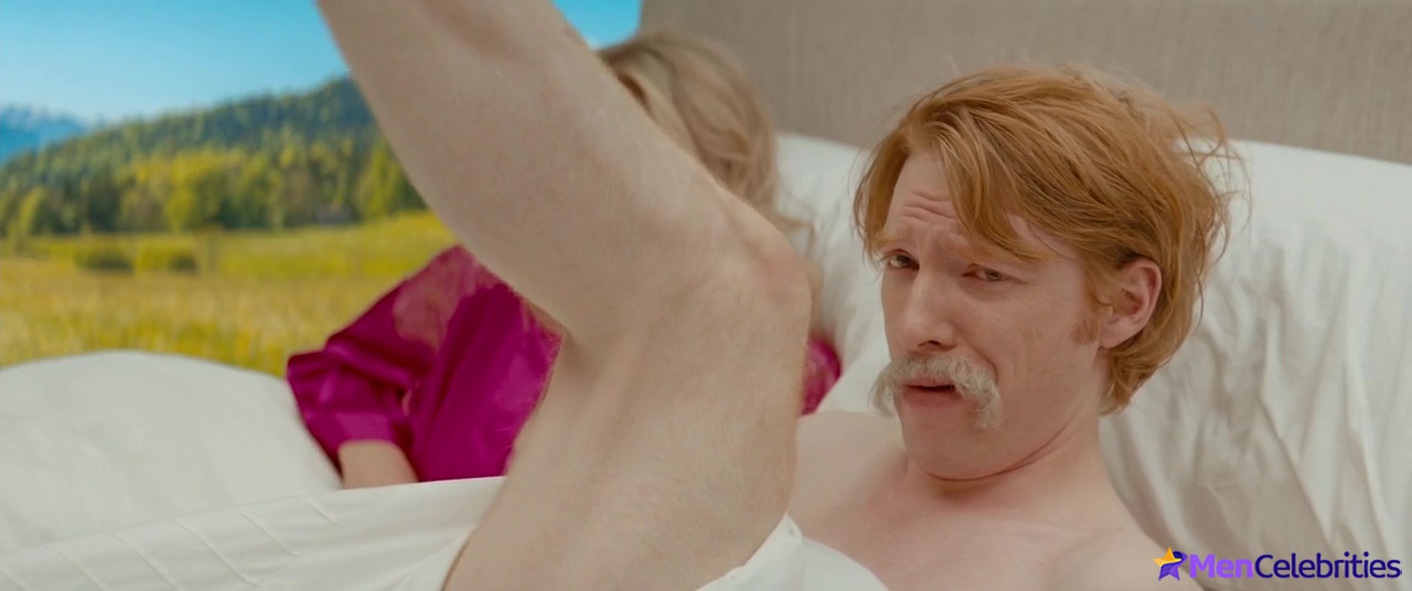 Domhnall Gleeson nude in Crash Pad