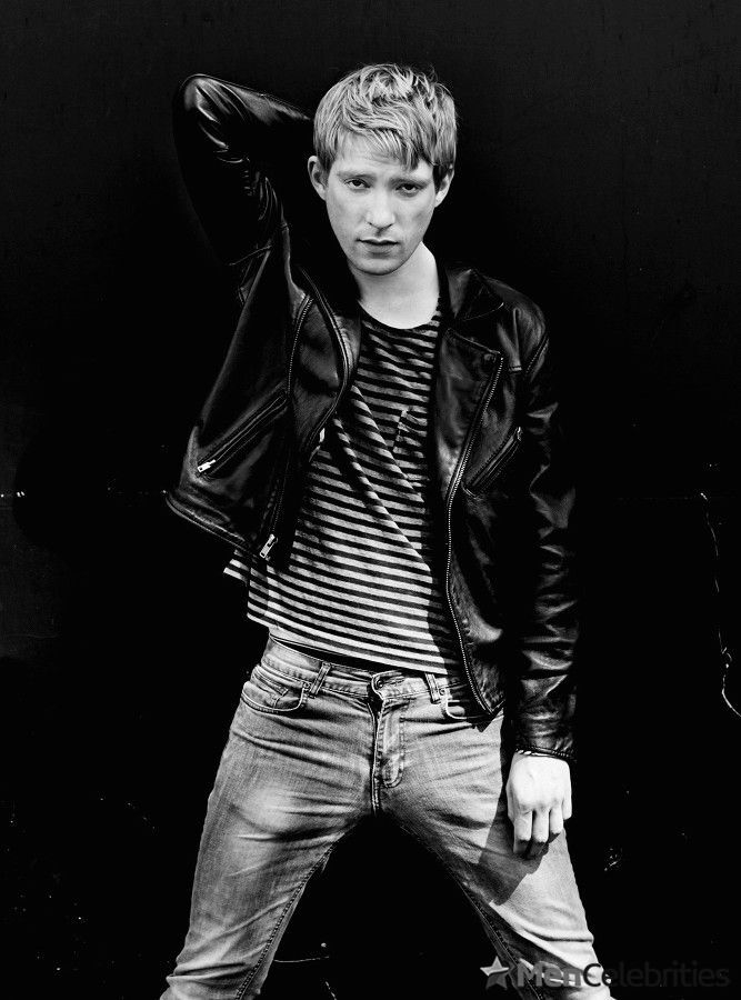 Domhnall Gleeson naked and sexy pics