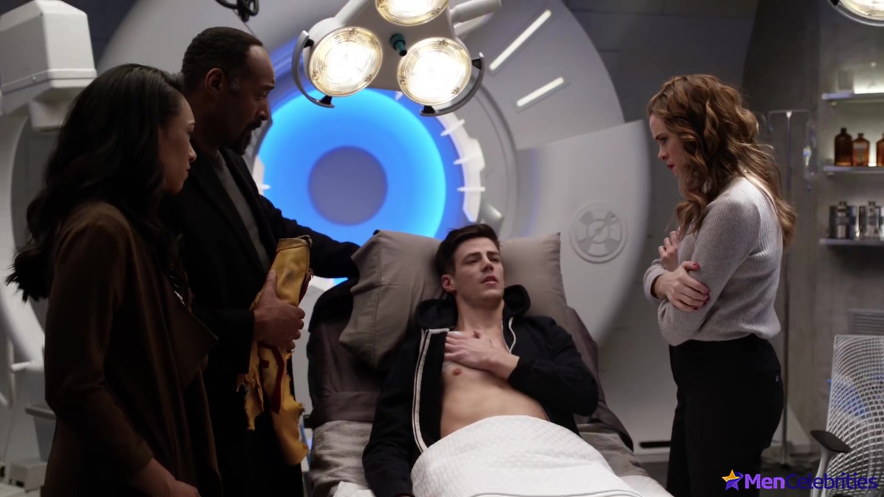 Grant Gustin shirtless and sexy in The Flash