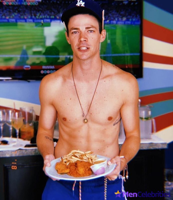 Grant Gustin nude and cock bulge pics