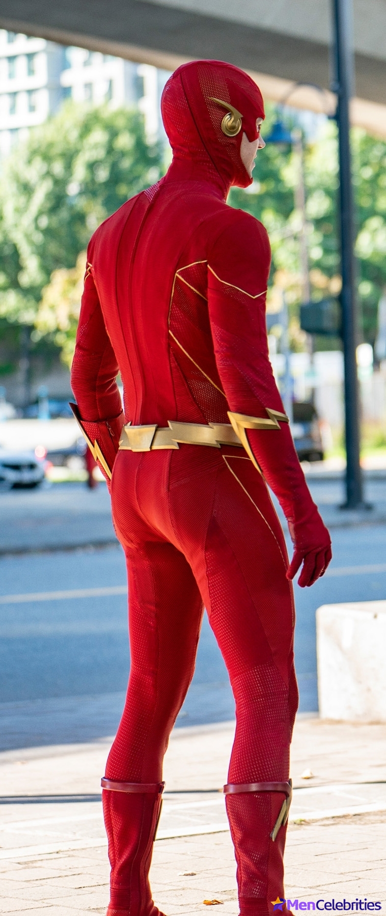 Grant Gustin nude and cock bulge pics