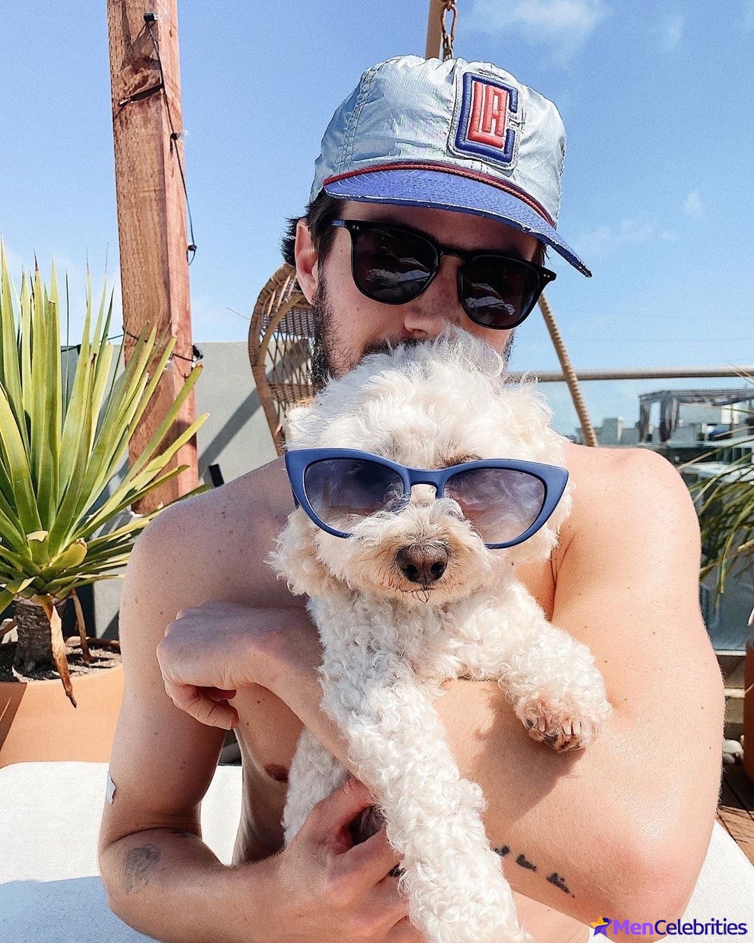 Grant Gustin nude and cock bulge pics