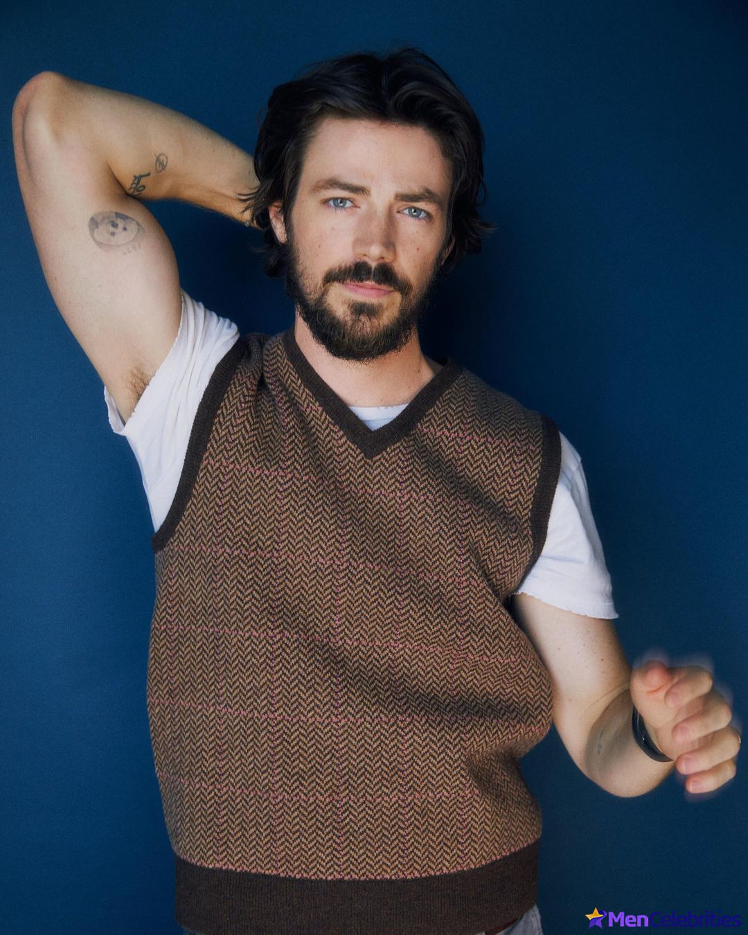 Grant Gustin nude and cock bulge pics