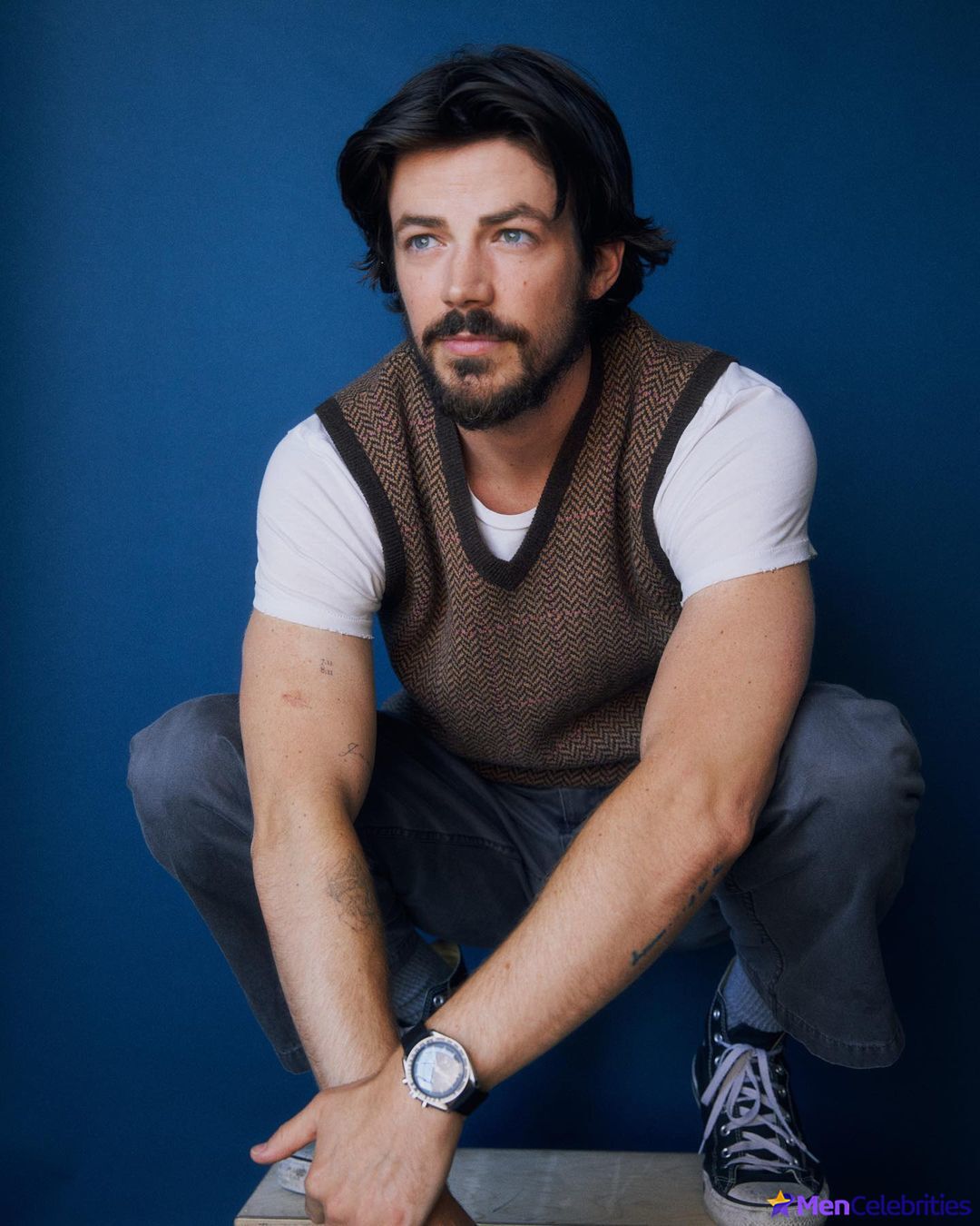 Grant Gustin nude and cock bulge pics