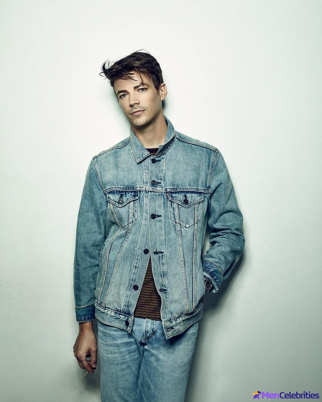 Grant Gustin nude and cock bulge pics