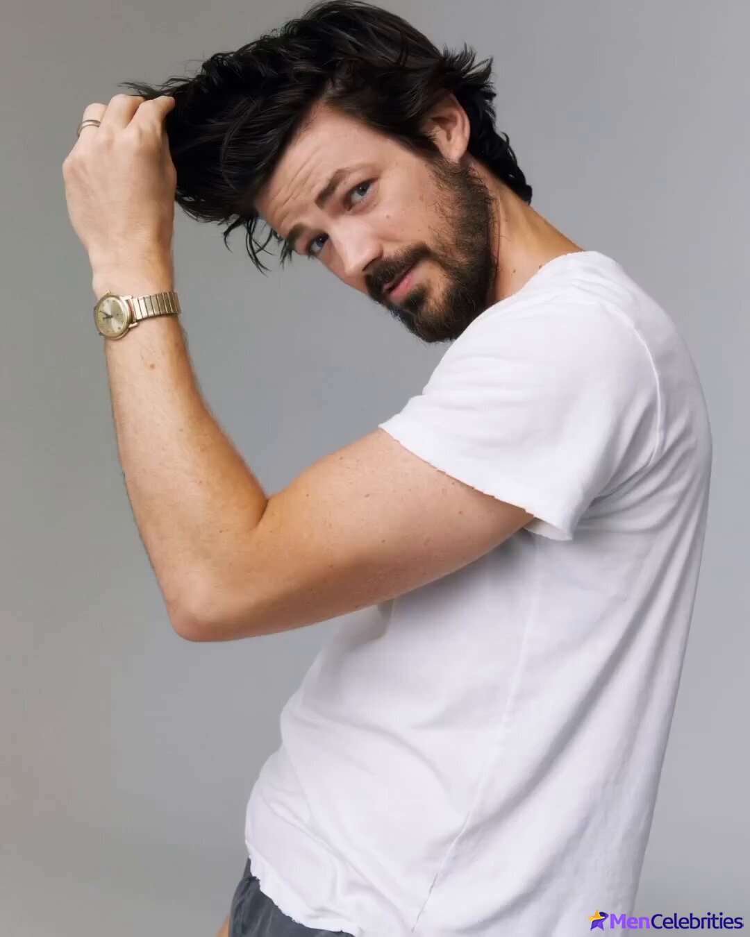 Grant Gustin nude and cock bulge pics