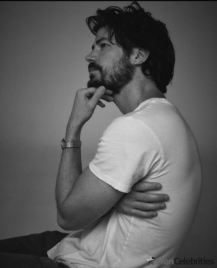 Grant Gustin nude and cock bulge pics