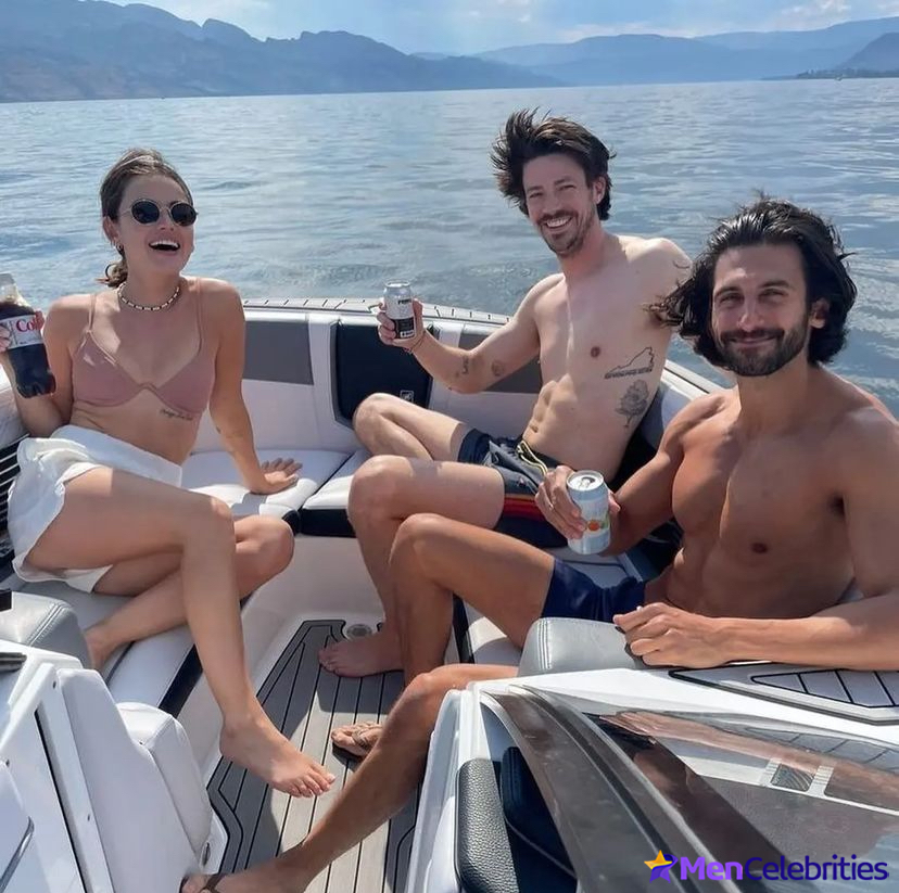 Grant Gustin nude and cock bulge pics