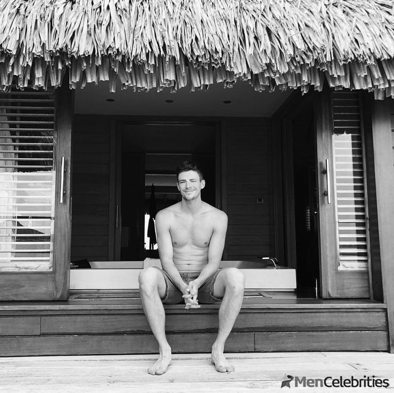 Grant Gustin nude and cock bulge pics