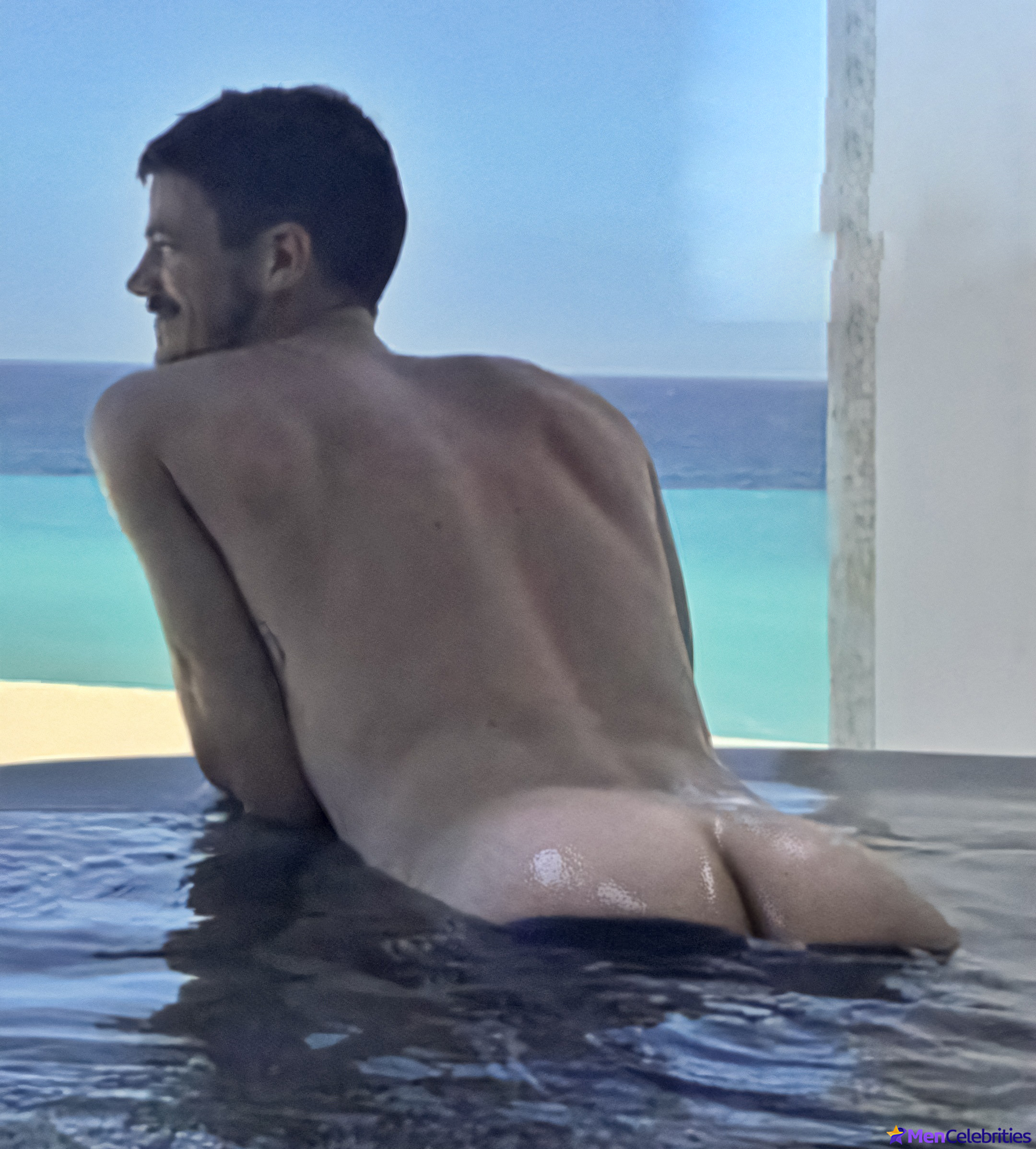 Grant Gustin nude and cock bulge pics