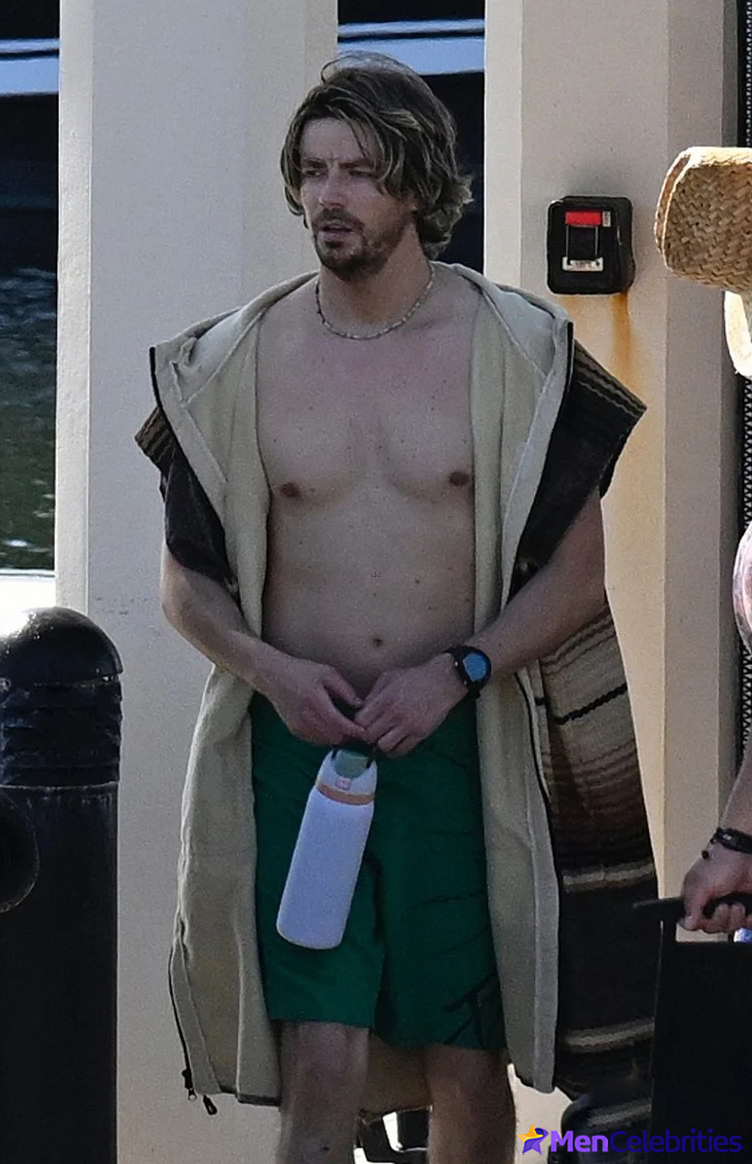 Grant Gustin nude and cock bulge pics