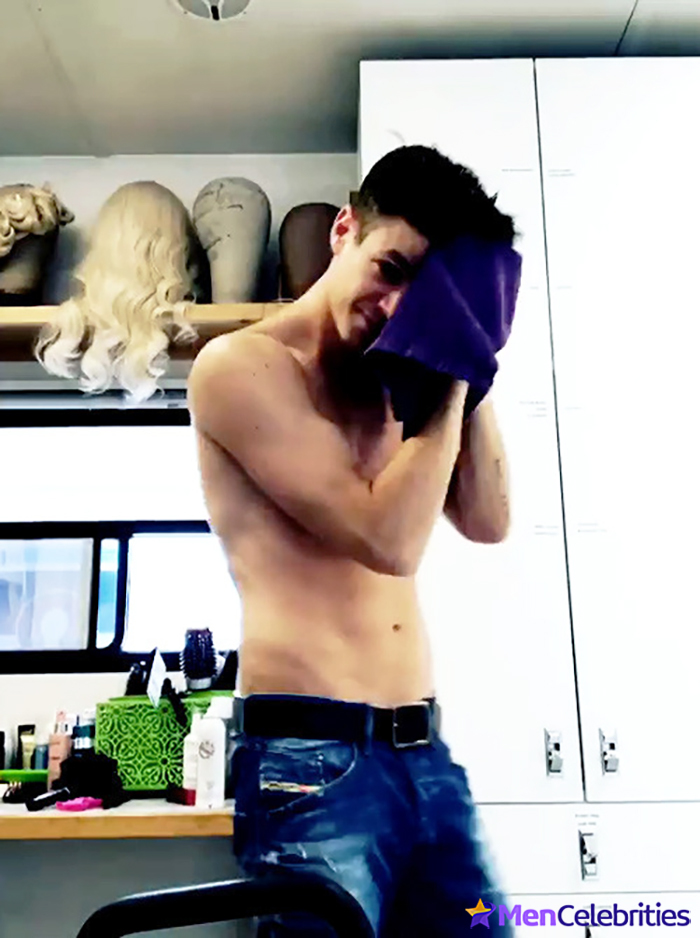 Grant Gustin nude and cock bulge pics
