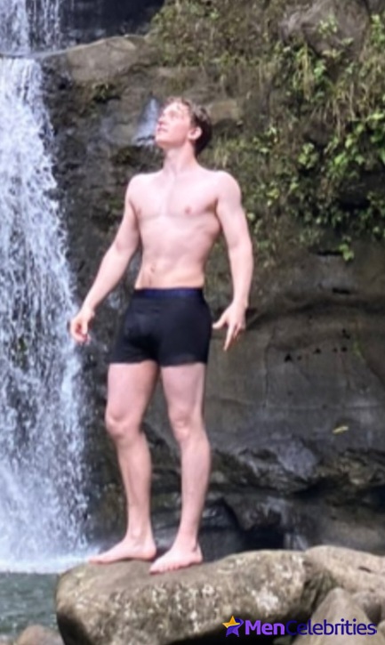 Igby Rigney naked and underwear pics