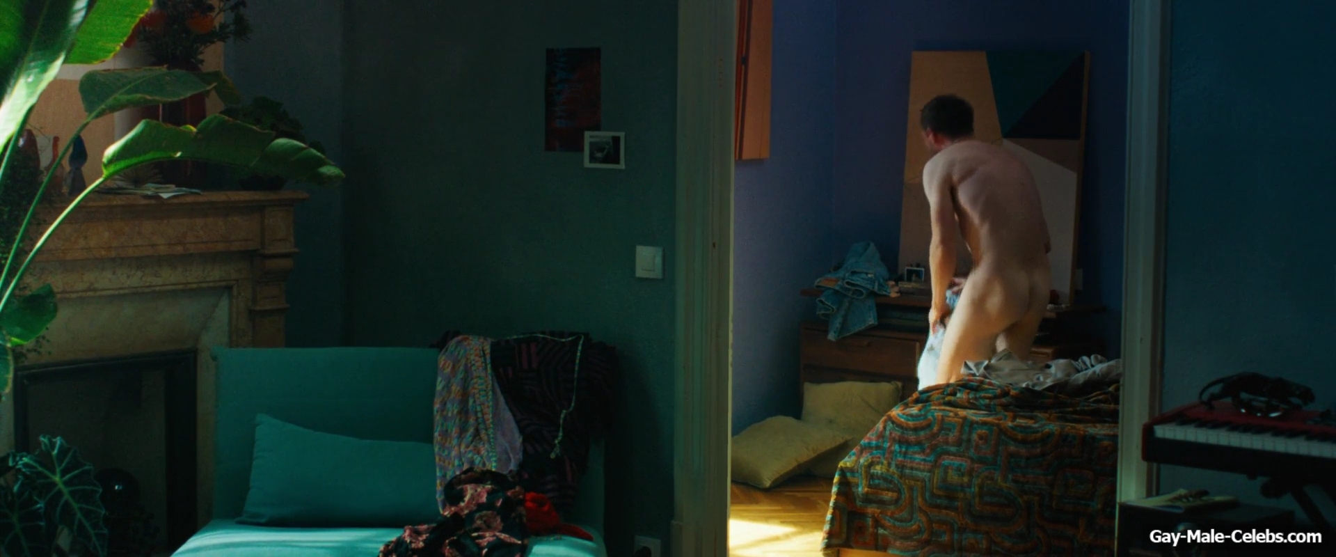 Jamie Bell Nude Butt and Underwear Scenes in Rosebush Pruning