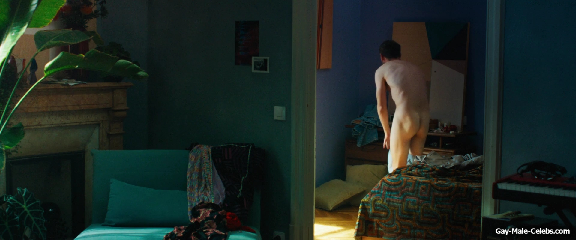 Jamie Bell Nude Butt and Underwear Scenes in Rosebush Pruning