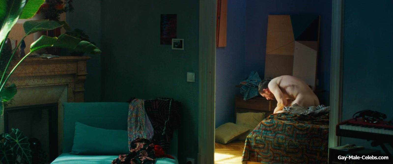 Jamie Bell Nude Butt and Underwear Scenes in Rosebush Pruning