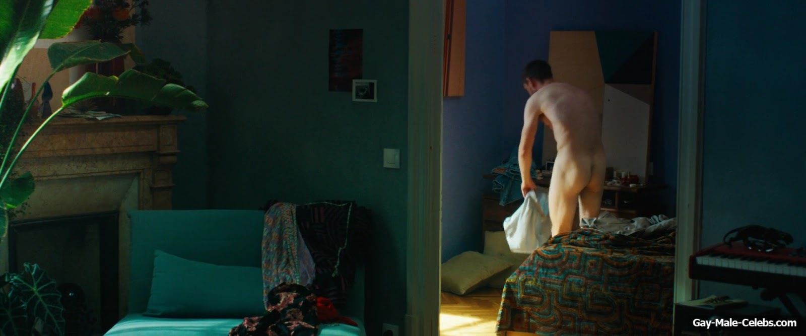 Jamie Bell Nude Butt and Underwear Scenes in Rosebush Pruning