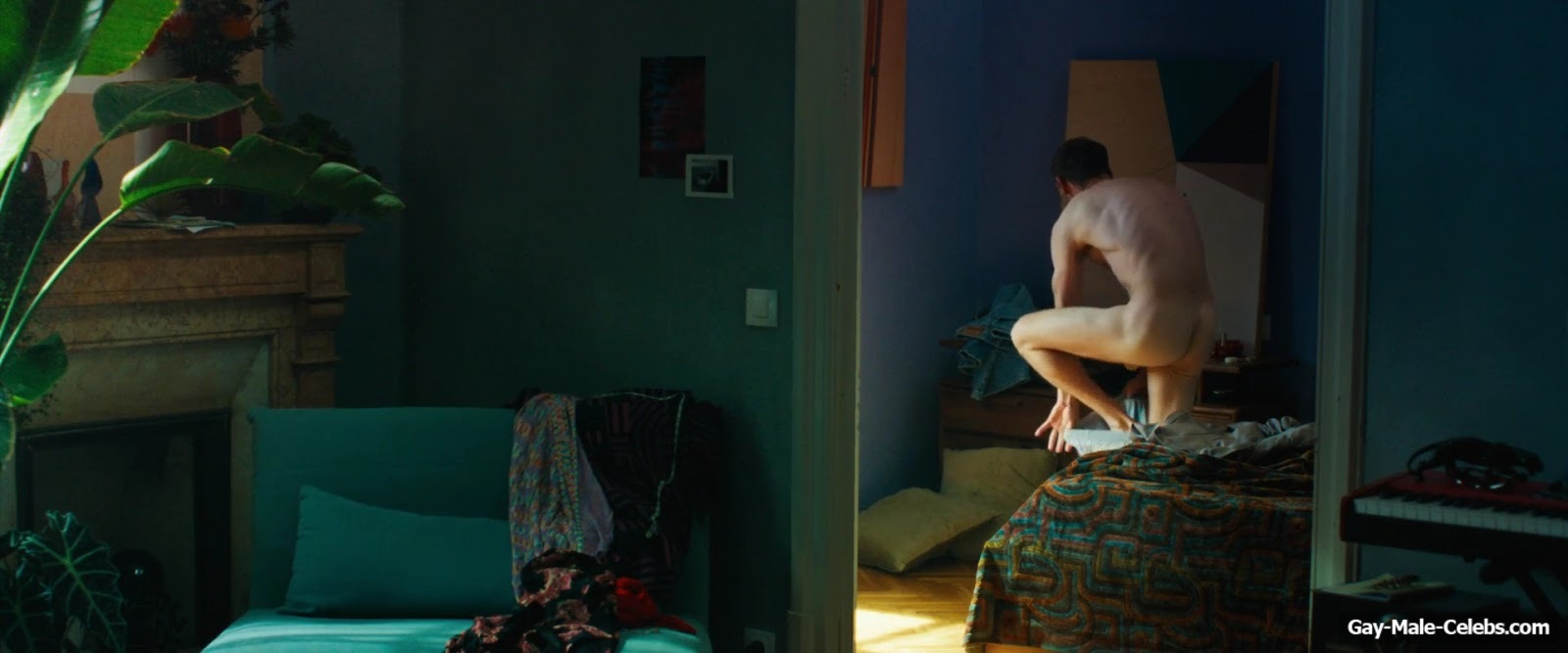 Jamie Bell Nude Butt and Underwear Scenes in Rosebush Pruning