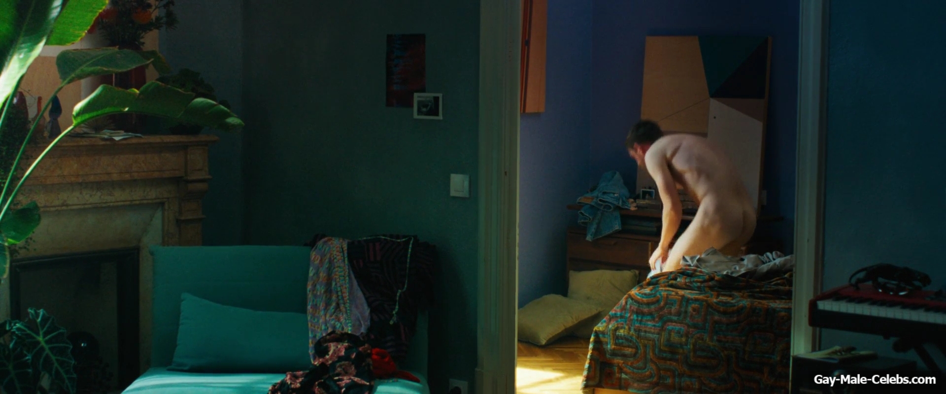 Jamie Bell Nude Butt and Underwear Scenes in Rosebush Pruning