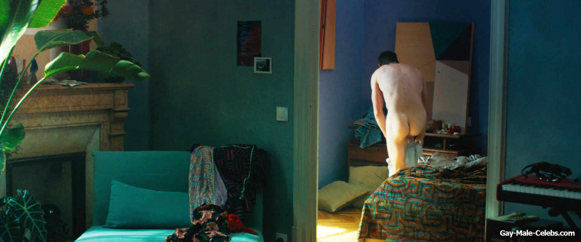 Jamie Bell Nude Butt and Underwear Scenes in Rosebush Pruning