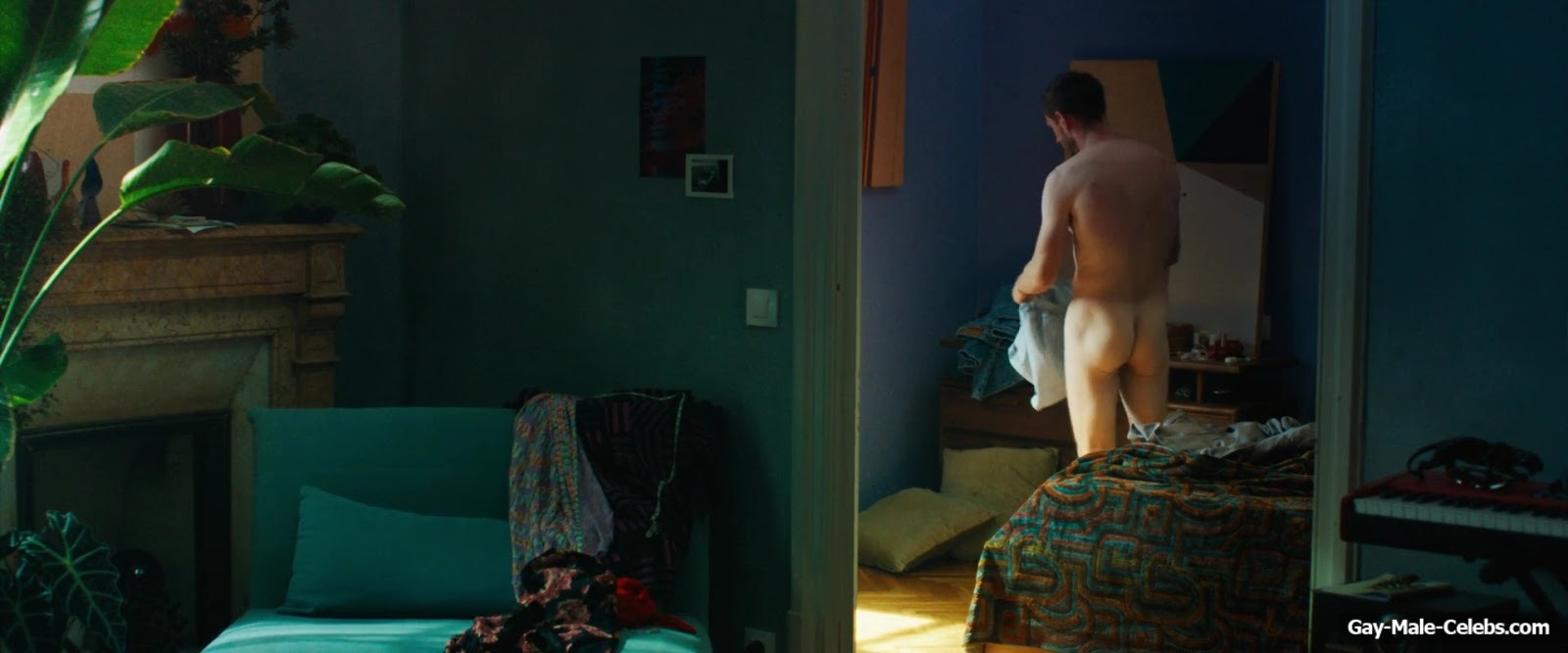 Jamie Bell Nude Butt and Underwear Scenes in Rosebush Pruning