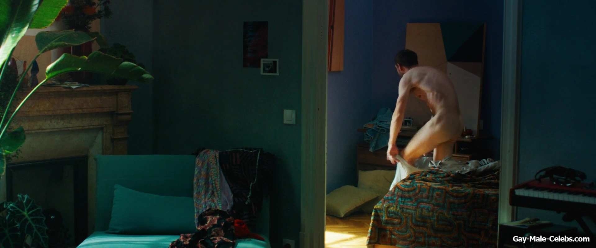 Jamie Bell Nude Butt and Underwear Scenes in Rosebush Pruning