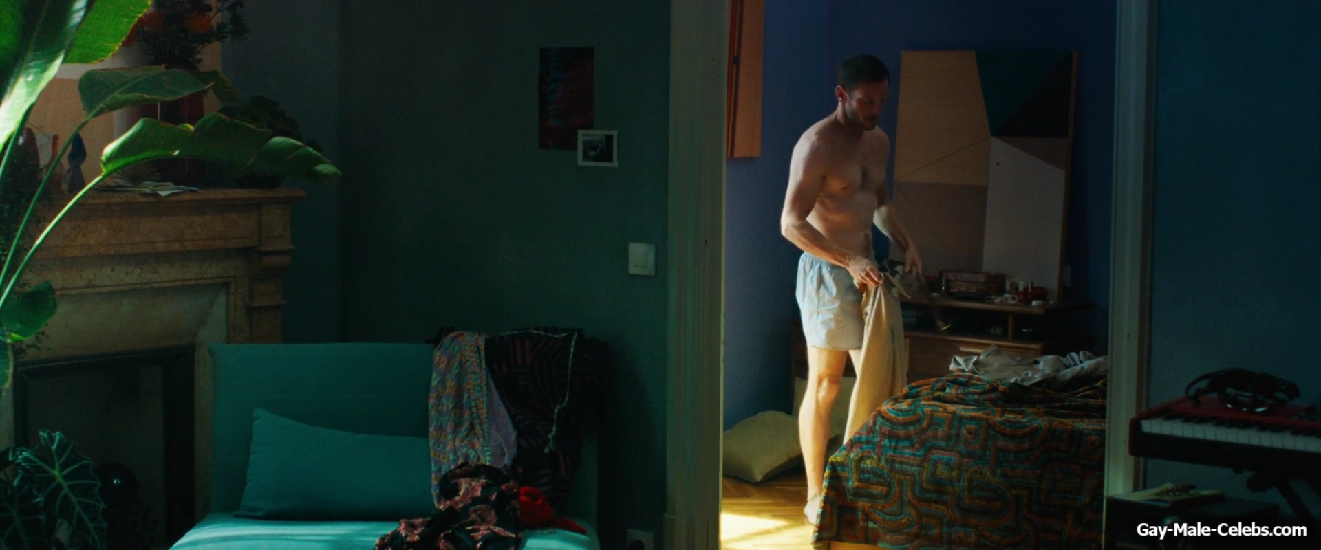 Jamie Bell Nude Butt and Underwear Scenes in Rosebush Pruning
