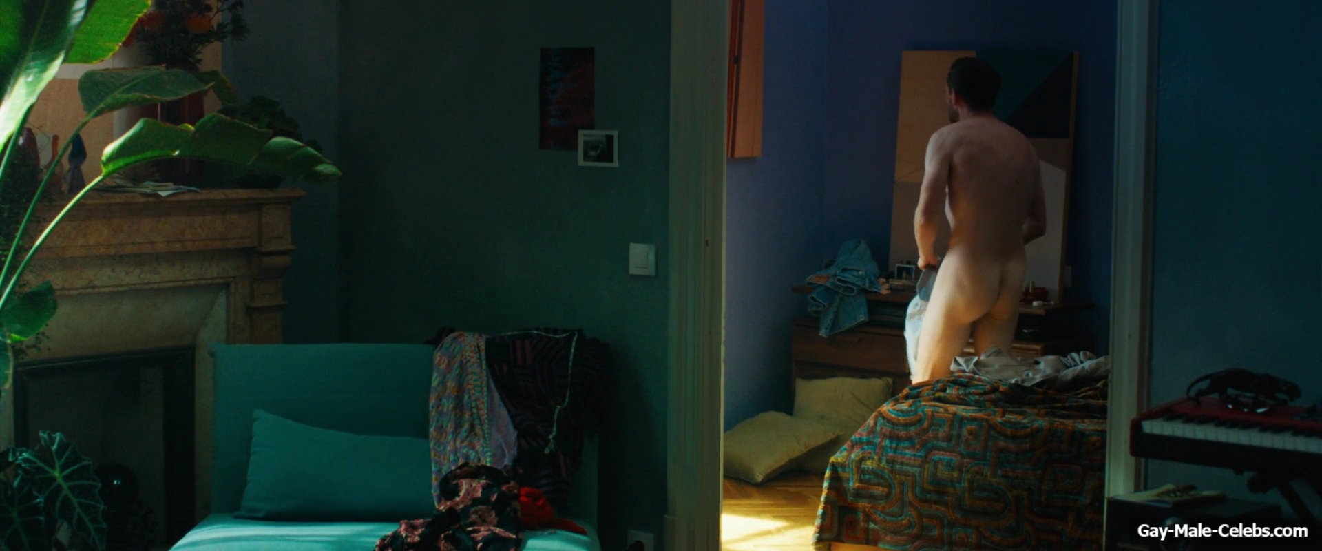 Jamie Bell Nude Butt and Underwear Scenes in Rosebush Pruning