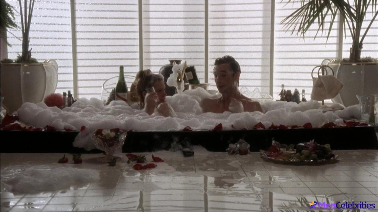 Noah Wyle nude and sex scenes in ER