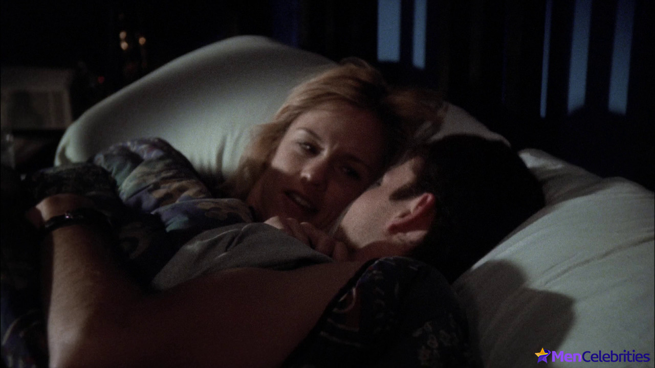 Noah Wyle nude and sex scenes in ER