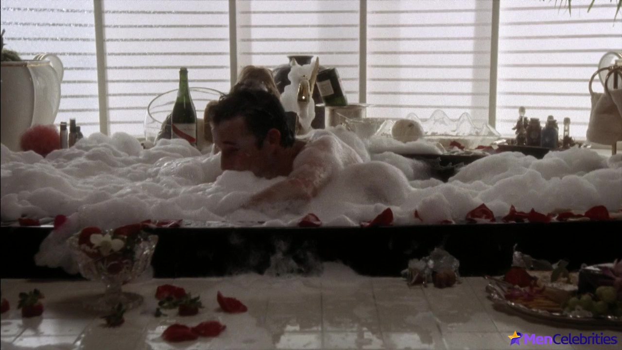 Noah Wyle nude and sex scenes in ER