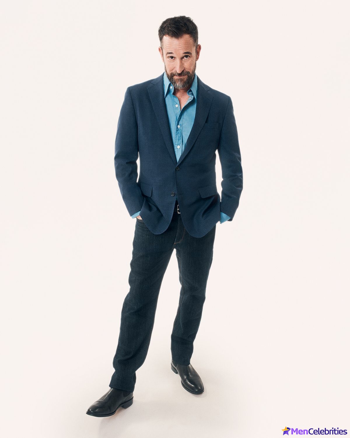 Noah Wyle shirtless and sexy pics