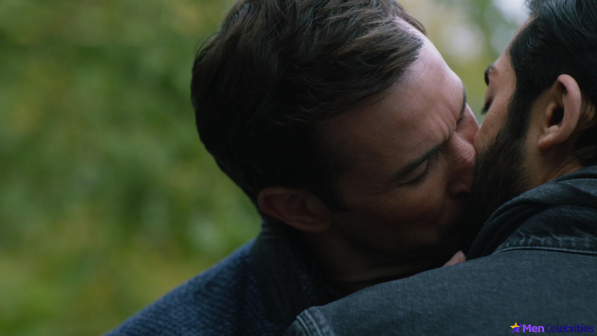Noah Wyle nude and gay sex scenes