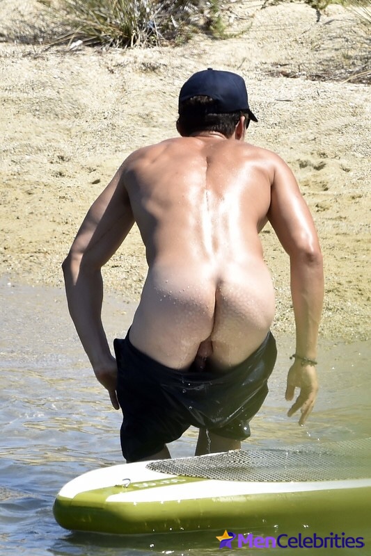 Orlando Bloom frontal nude pics