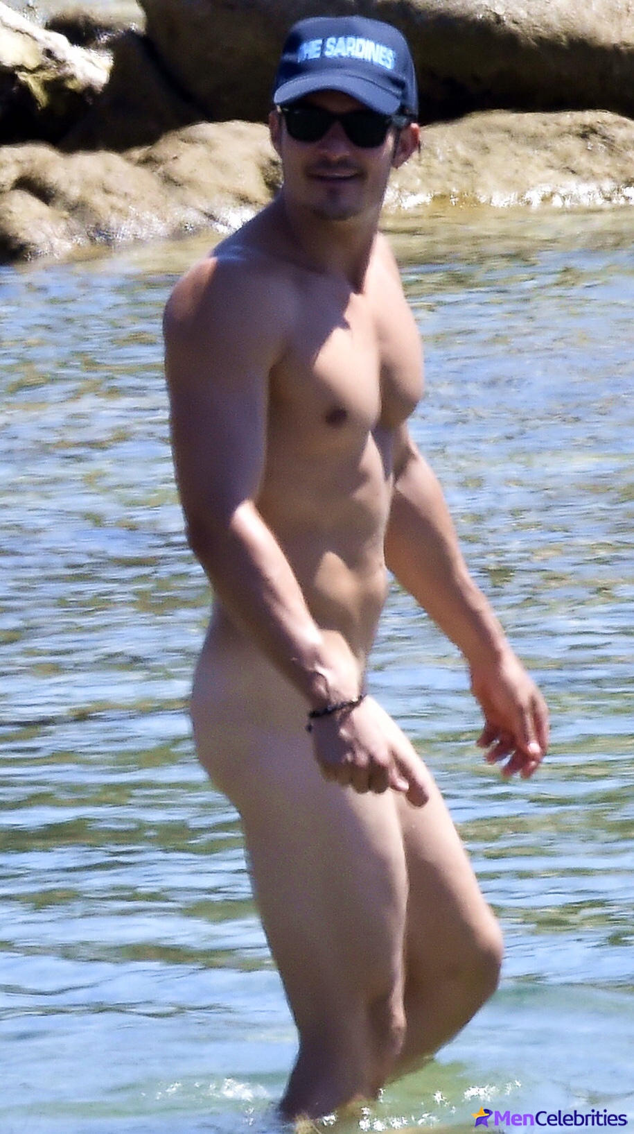 Orlando Bloom frontal nude pics