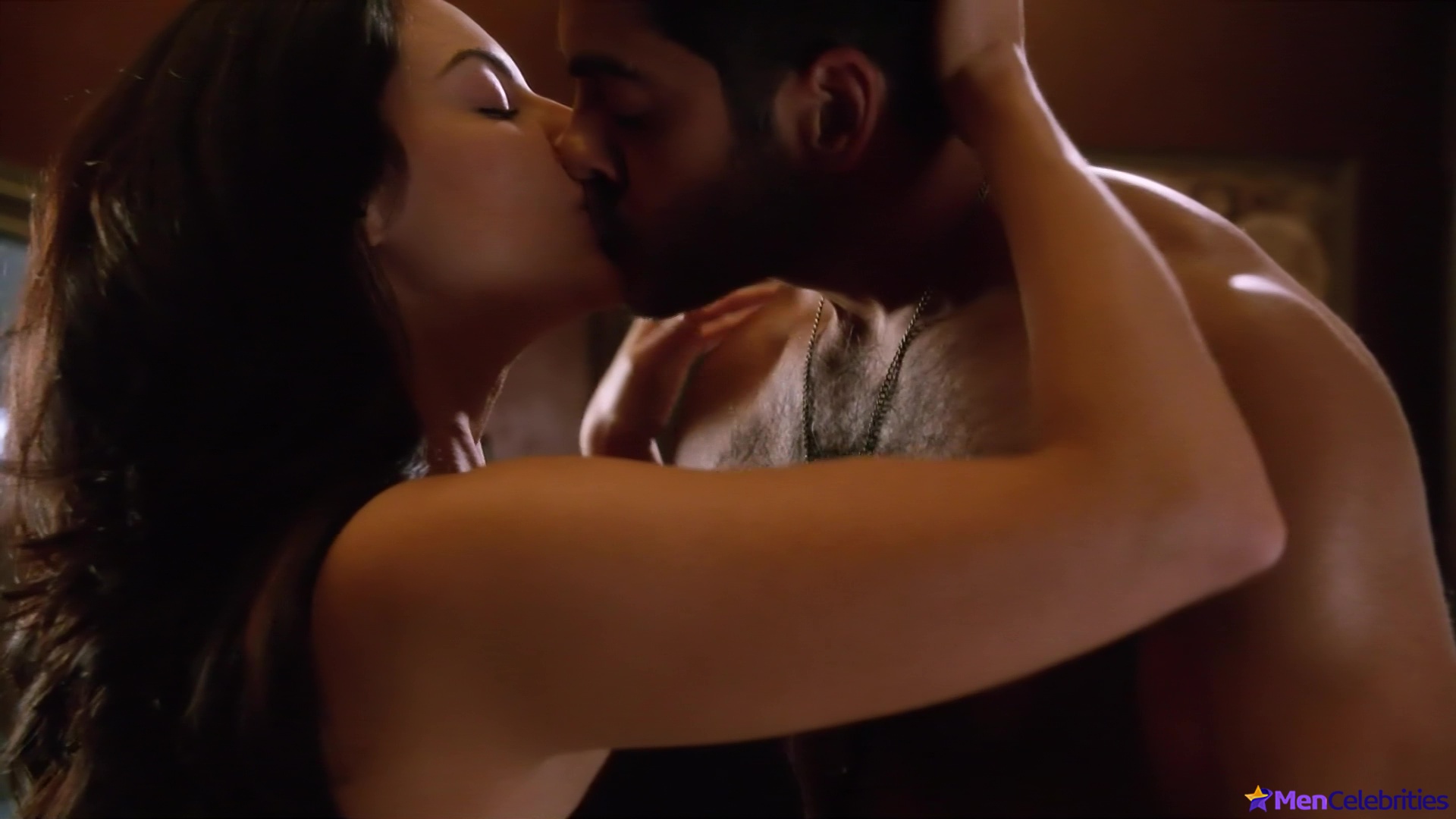 Sachin Bhatt and Nick Zano shirtless in Legends Of Tomorrow 4-11 Seance and Sensibility