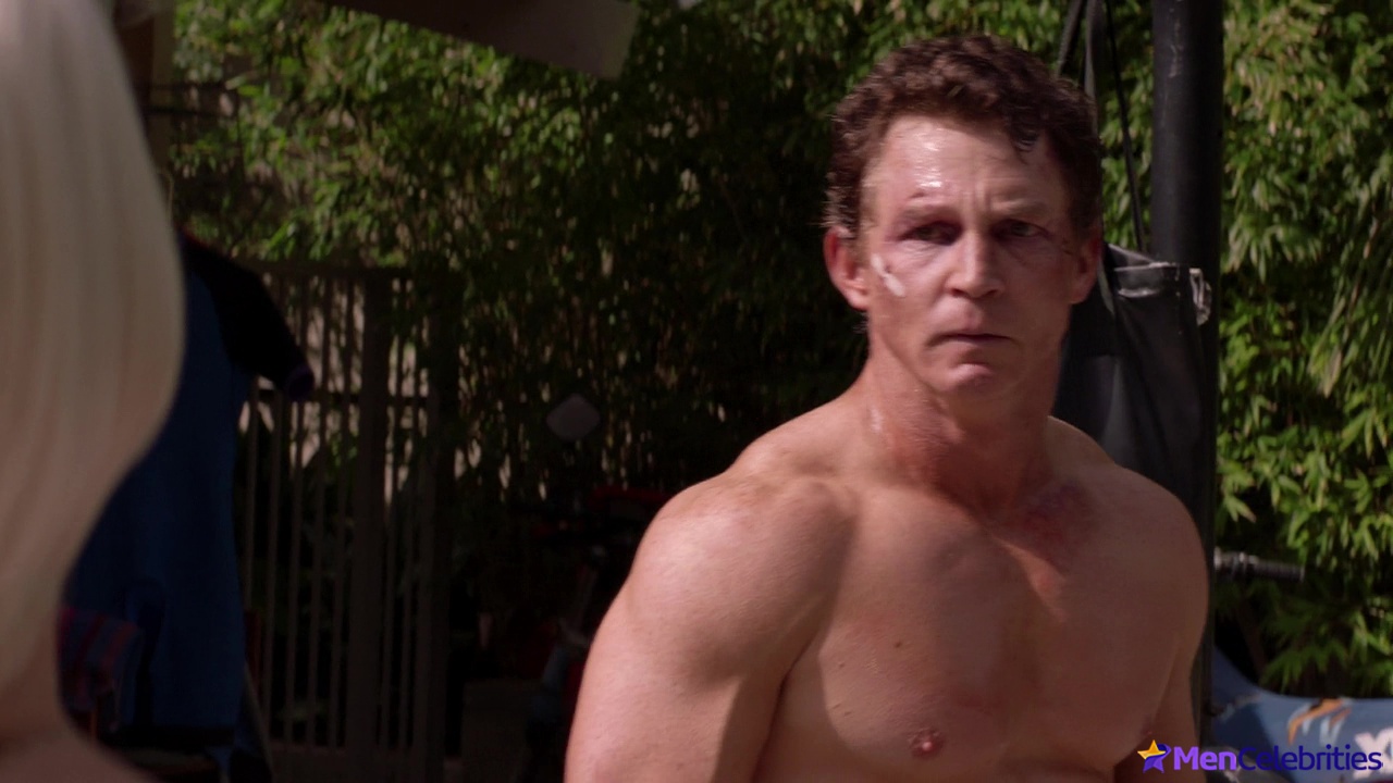 Shawn Hatosy nude in Animal Kingdom