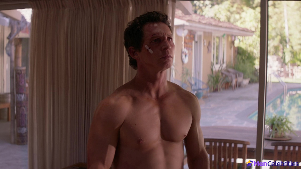 Shawn Hatosy nude in Animal Kingdom