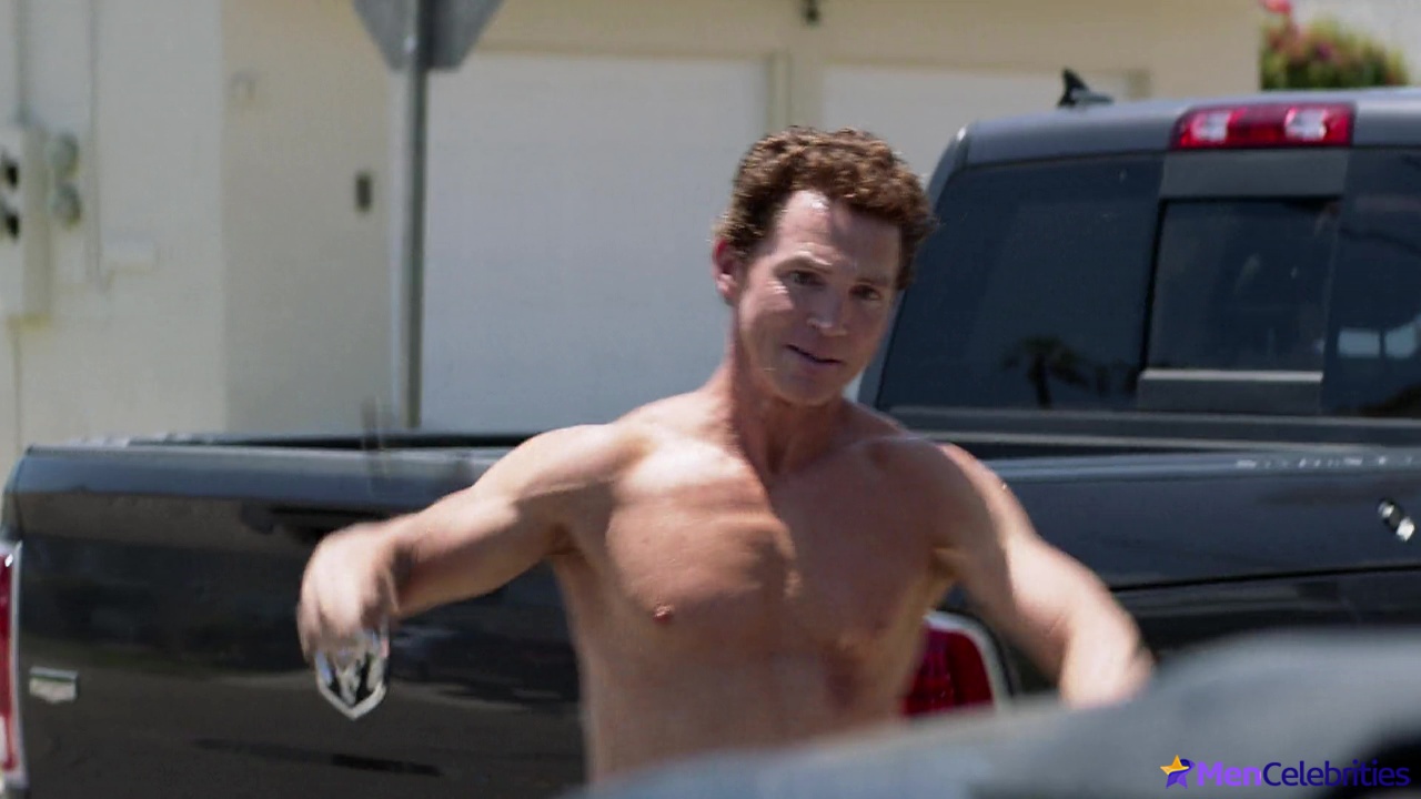 Shawn Hatosy nude in Animal Kingdom