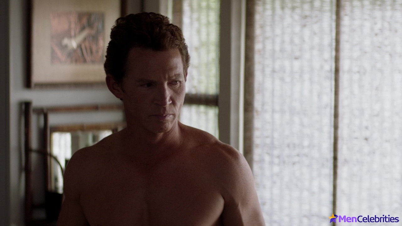 Shawn Hatosy nude in Animal Kingdom