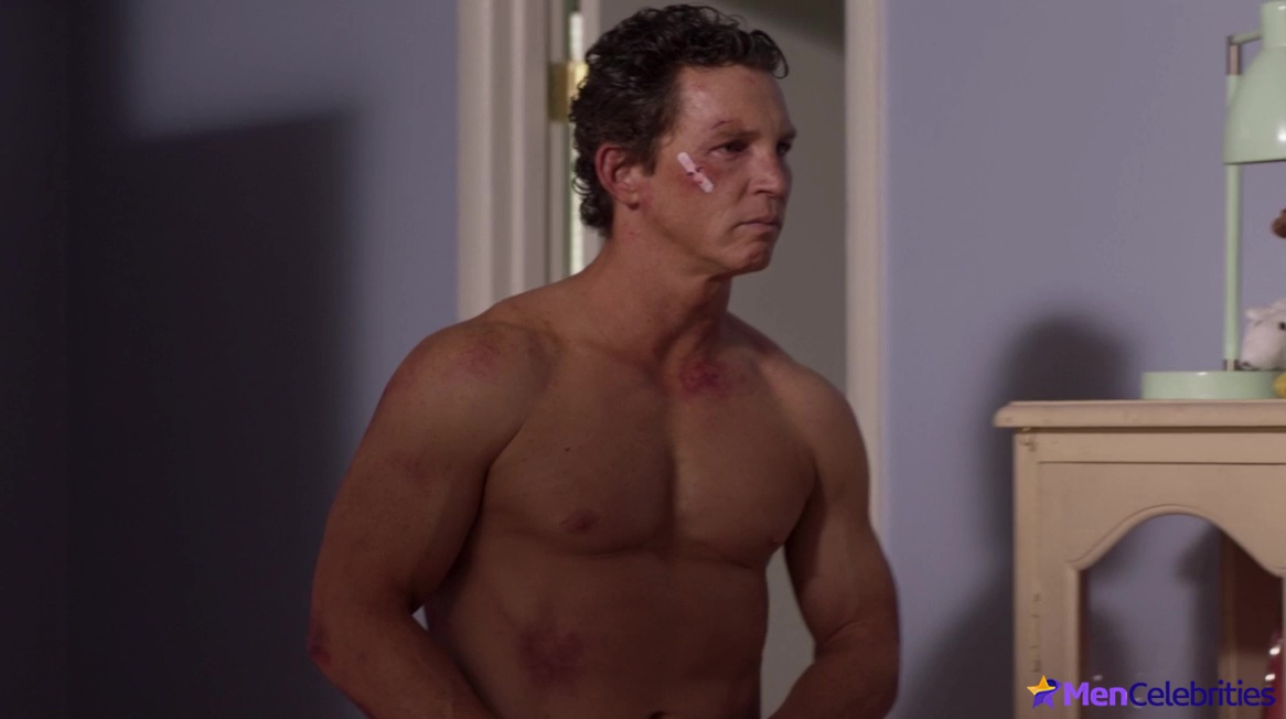 Shawn Hatosy nude in Animal Kingdom