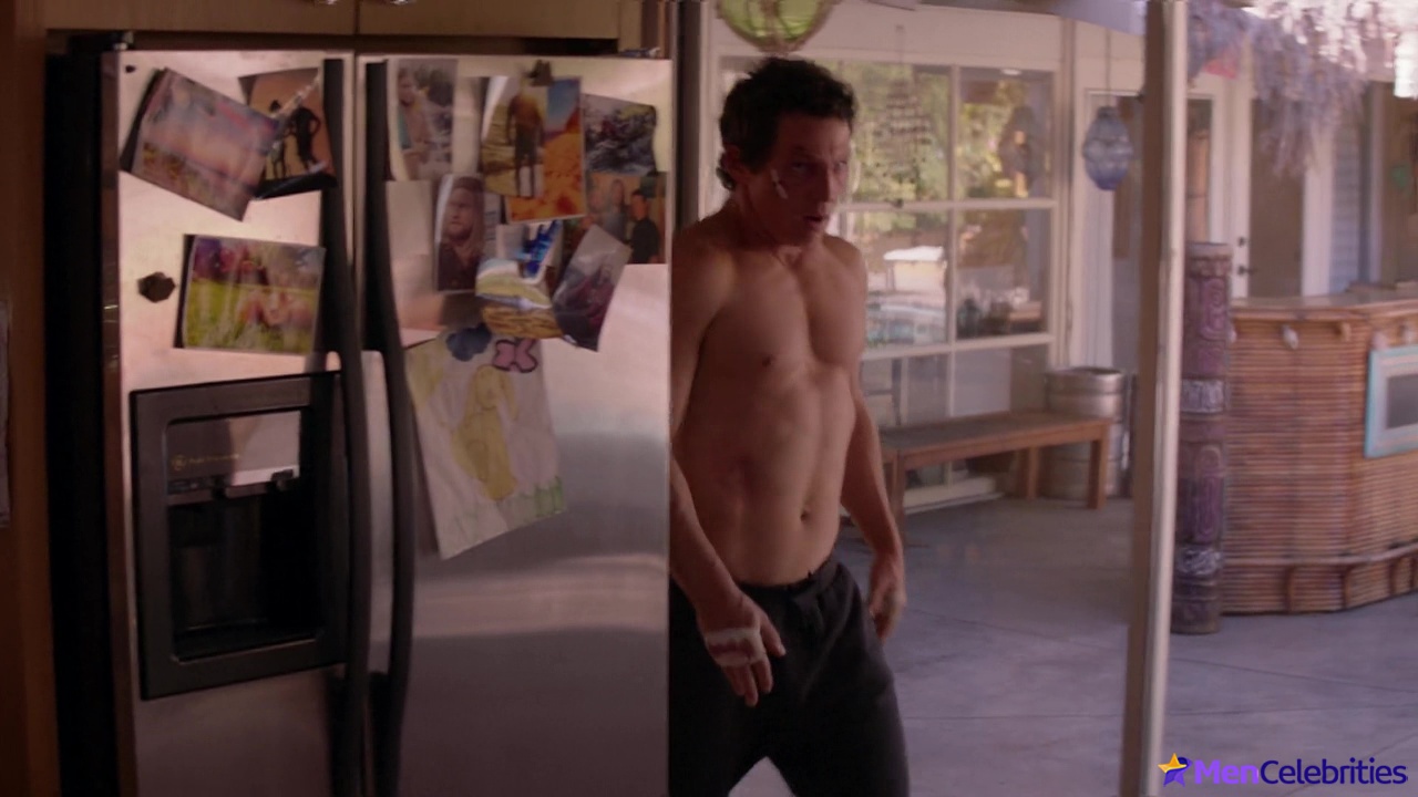 Shawn Hatosy nude in Animal Kingdom