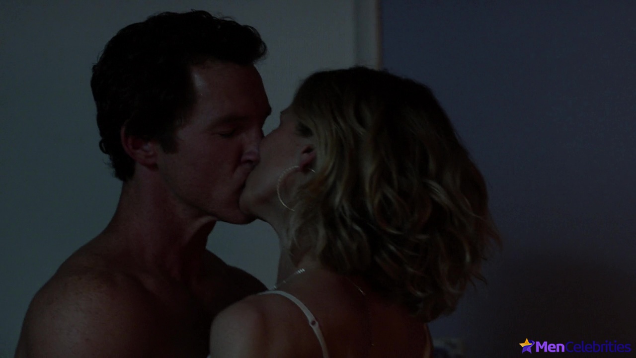 Shawn Hatosy nude in Animal Kingdom