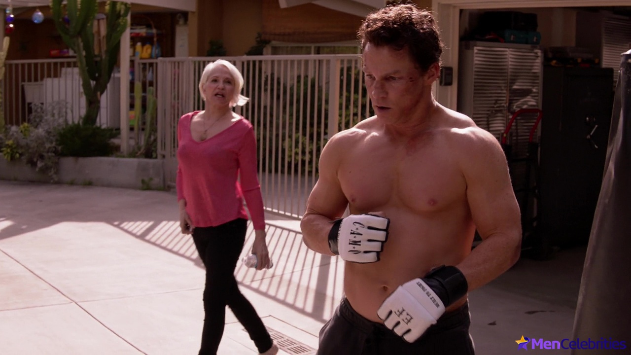 Shawn Hatosy nude in Animal Kingdom